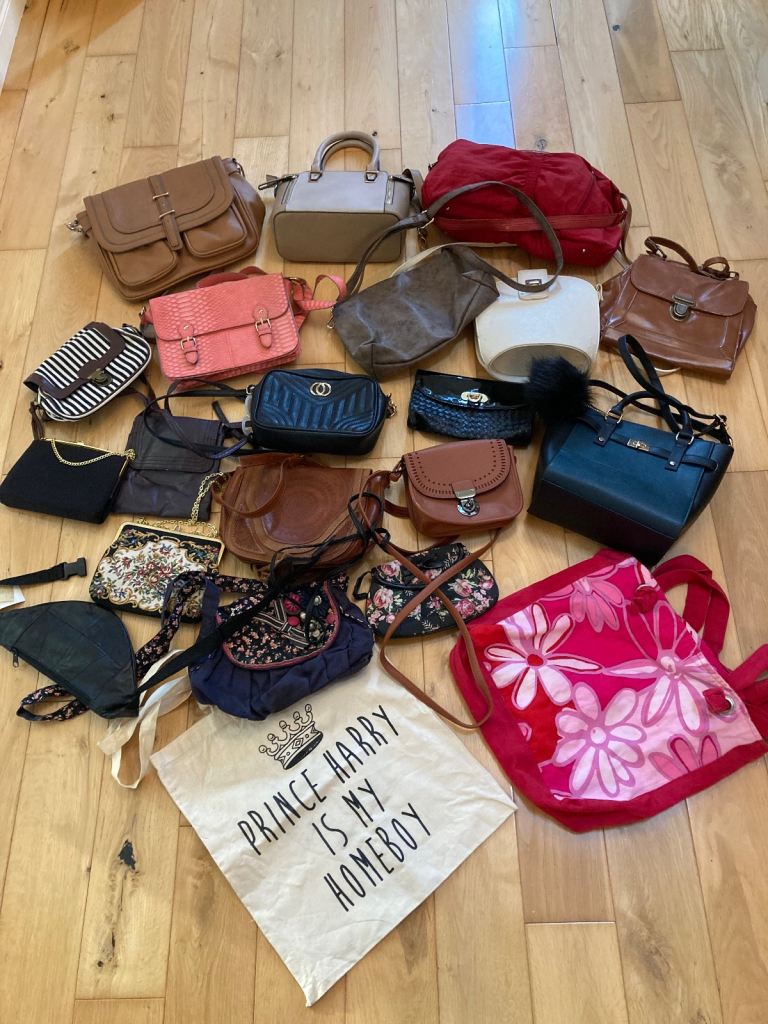 Bundle of 21 medium/small handbags