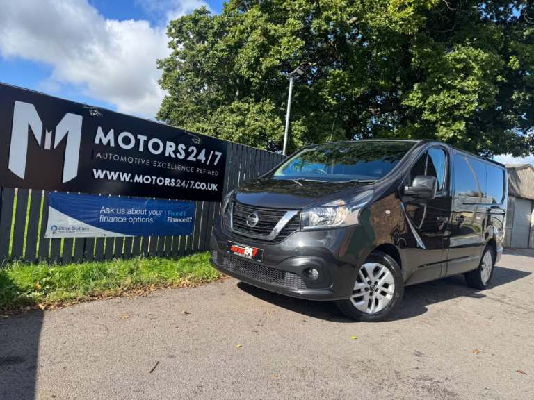 Nissan Nv300 NV300 2.0 dCi 120ps H1 TEKNA VAN+FSH!+NO VAT!+BLACK!+HUGE Diesel