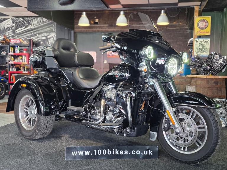 2024 HARLEY-DAVIDSON TRIGLIDE GLIDE ULTRA 1868cc TRIKE 1,400 MILE'S 