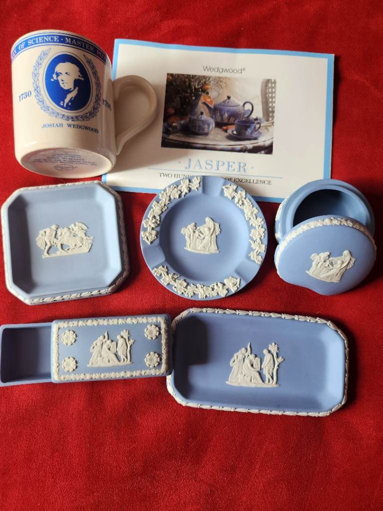 WEDGWOOD BLUE - WITH GREEK IMAGES