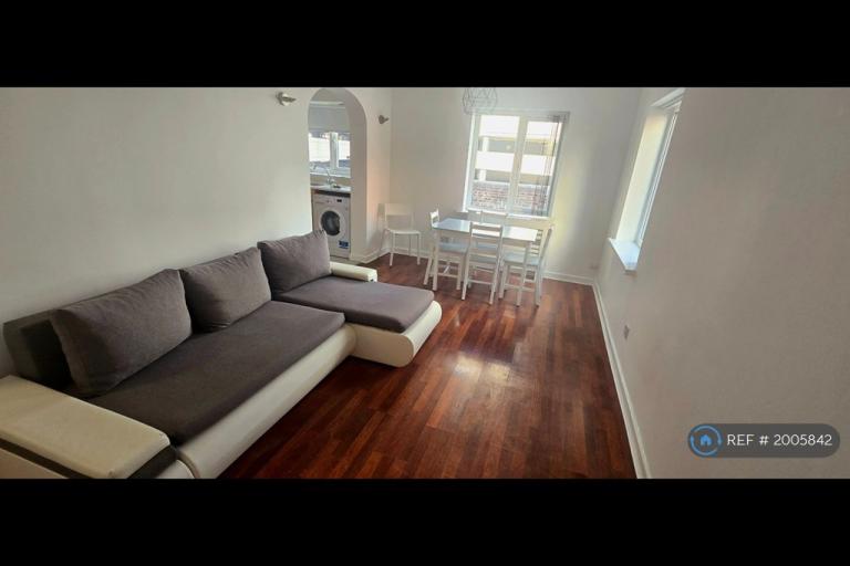 2 bedroom flat in Queens Court, Birmingham, B1 (2 bed) (#2005842)