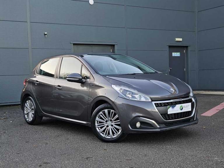 2018 Peugeot 208 1.2 PureTech 82 Signature 5dr [Start Stop] Manual Hatchback Petrol Manual