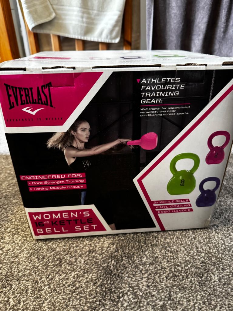 Everlast Women’s 16KG Kettle Bell Set