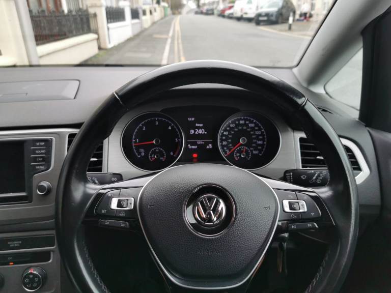 Volkswagen, GOLF SV, MPV, 2017, Manual, 1598 (cc), 5 doors