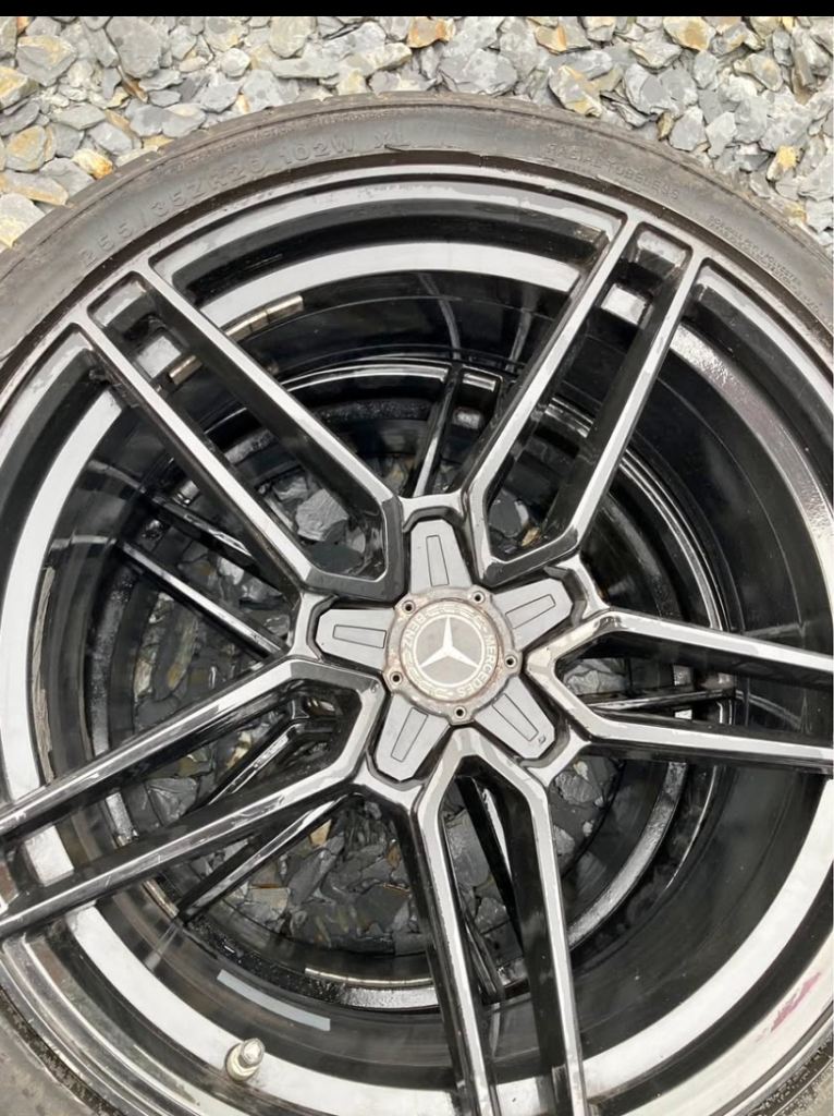 2 x black 20 inch alloys 
