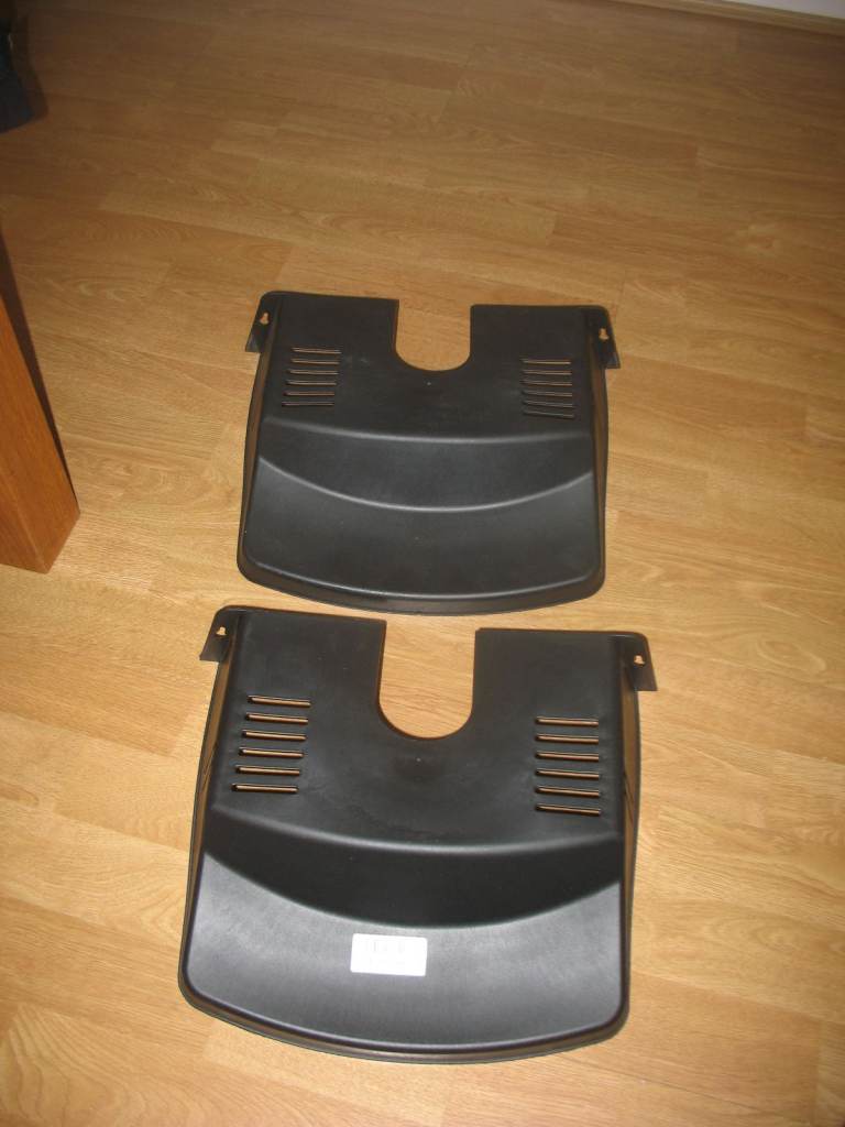 2 New floplast drain covers   BNWT