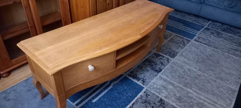 Stylish Oak TV Unit (FREE delivery locally)