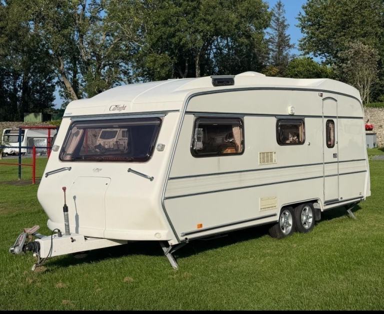 1999 CARLIGHT COMMANDER 184 4 Berth Twin Axle