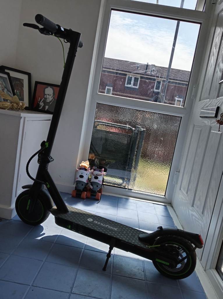 ISINWHEEL S9 PRO Electric Scooter – Black, Good Condition