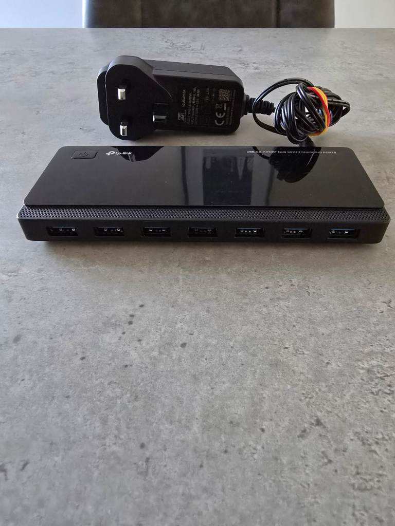 TP-Link UH720 USB 3.0 7-port Hub With 2 Charging Ports