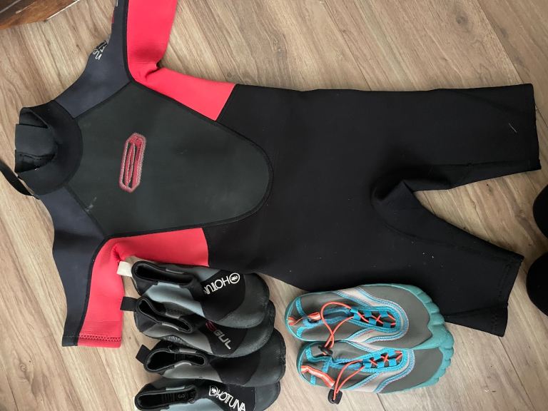 Kids Wetsuit Age 7-8 and Water Shoes Size 3