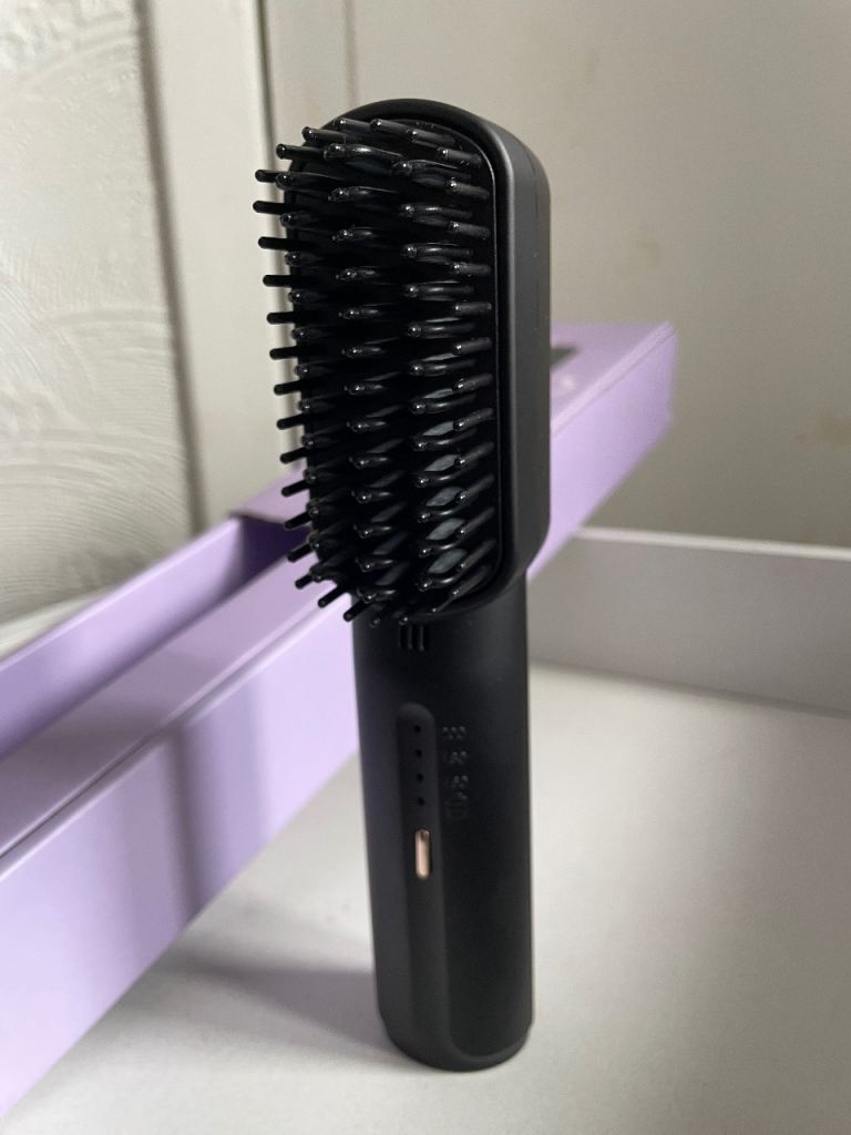 Cordless Hair Straightening Brush – Black, As New