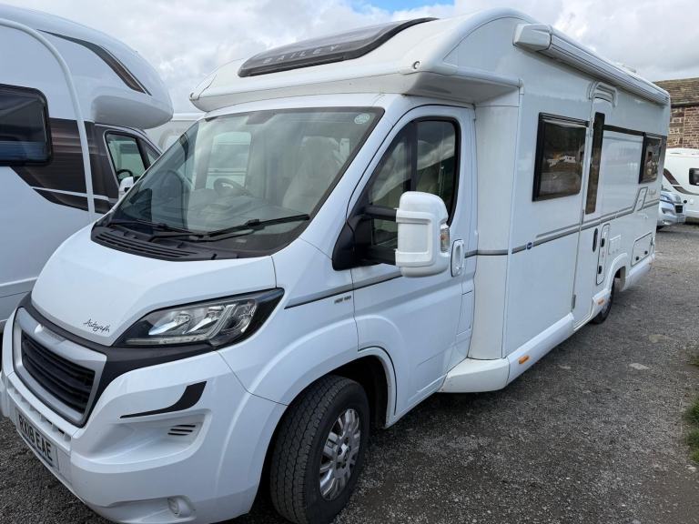 2018 - Bailey Autograph 75-4 - 2 ltr - 44,000 Miles - 4 Berth / 4 Belts 
