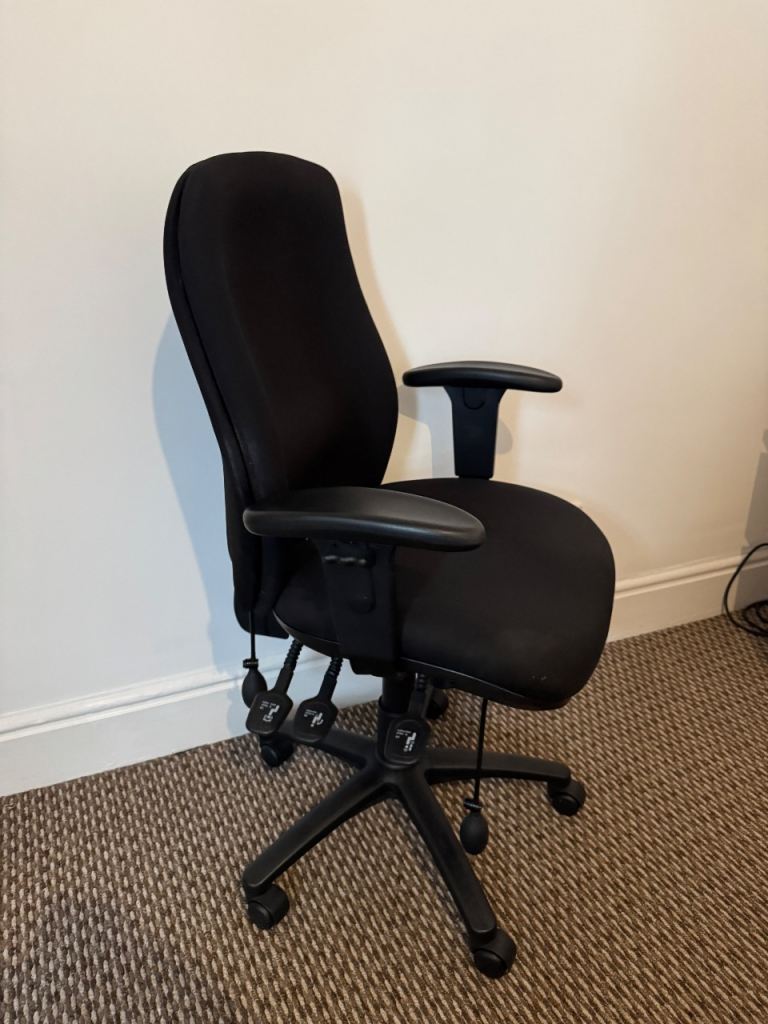 Black Office Chair with Adjustable Arms – Good Condition