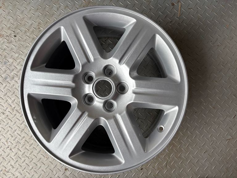 Land Rover Freelander 2 17 inch six spoke style 1 alloy wheel