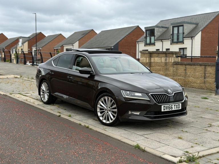 Skoda, SUPERB, Hatchback, 2016, Semi-Auto, 1968 (cc), 5 doors