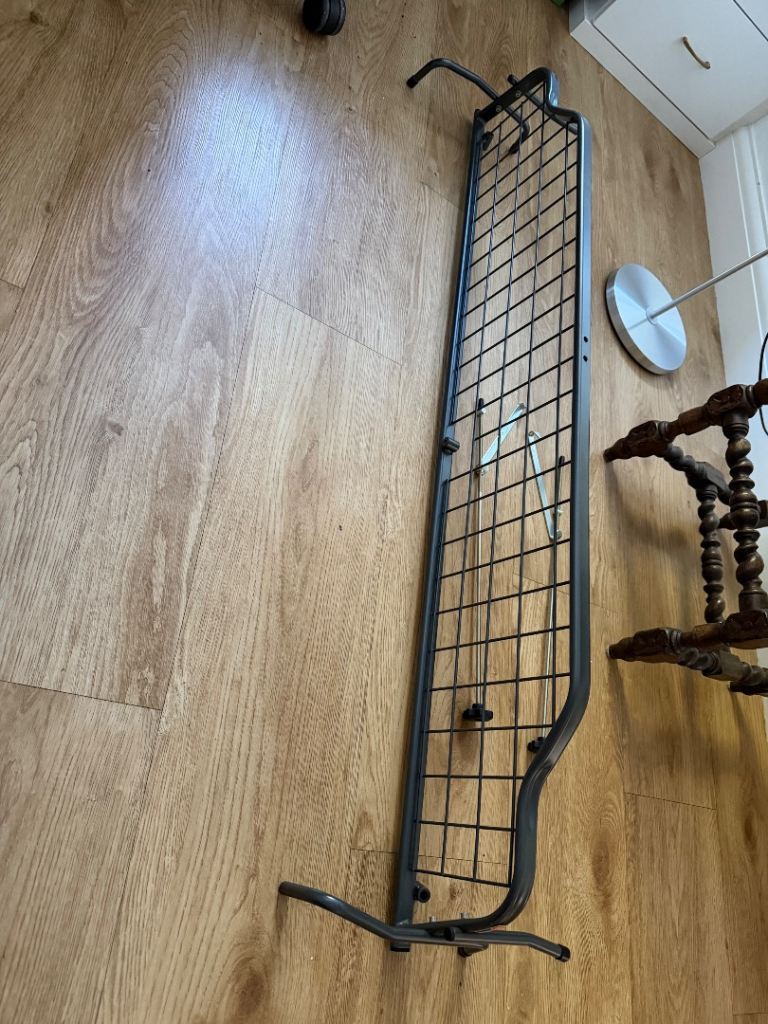 Travall dog guard for VW Touareg