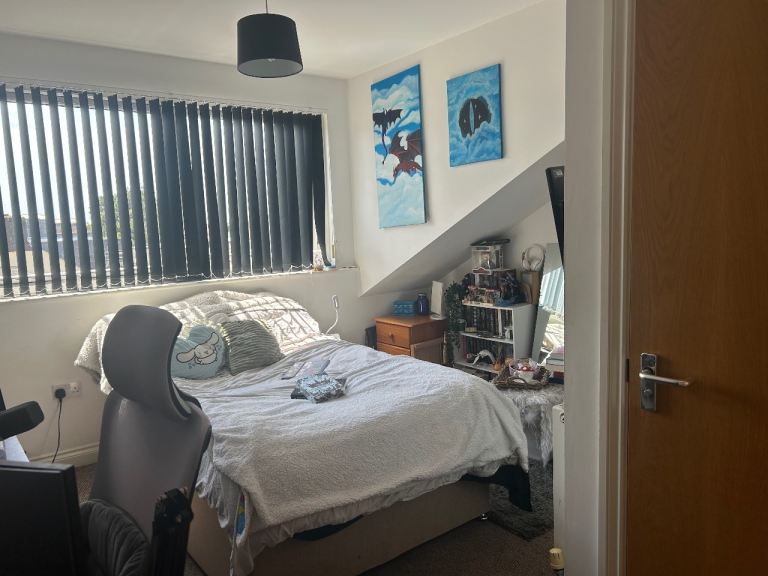 En-suite room £600pcm ALL BILLS included 24th August