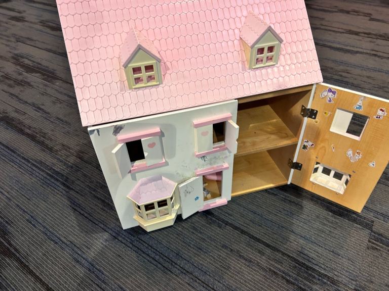 Dolls House Free to Collect