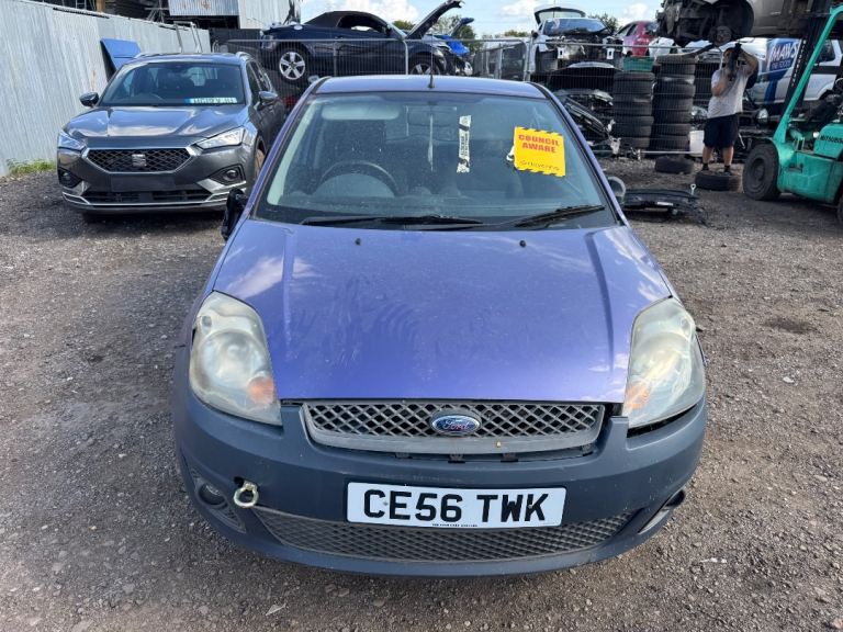 Ford fiesta mk6 1.25 2007 purple BREAKING FOR PARTS