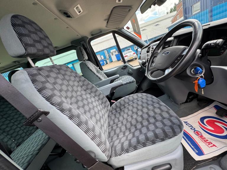 2009 Ford Transit Low Roof 8 Seater Limited TDCi 140ps MPV DIESEL Manual