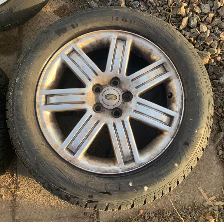 4 x Winter tyres for Land Rover Discovery on genuine Land Rover alloys