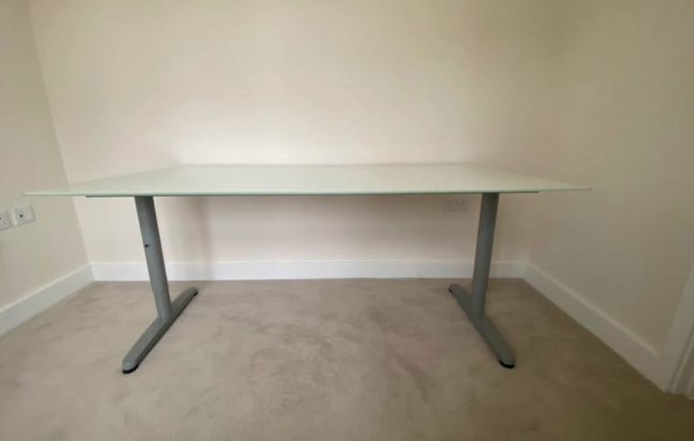 Sleek Glass Desk – 160cm x 80cm | Barely Used