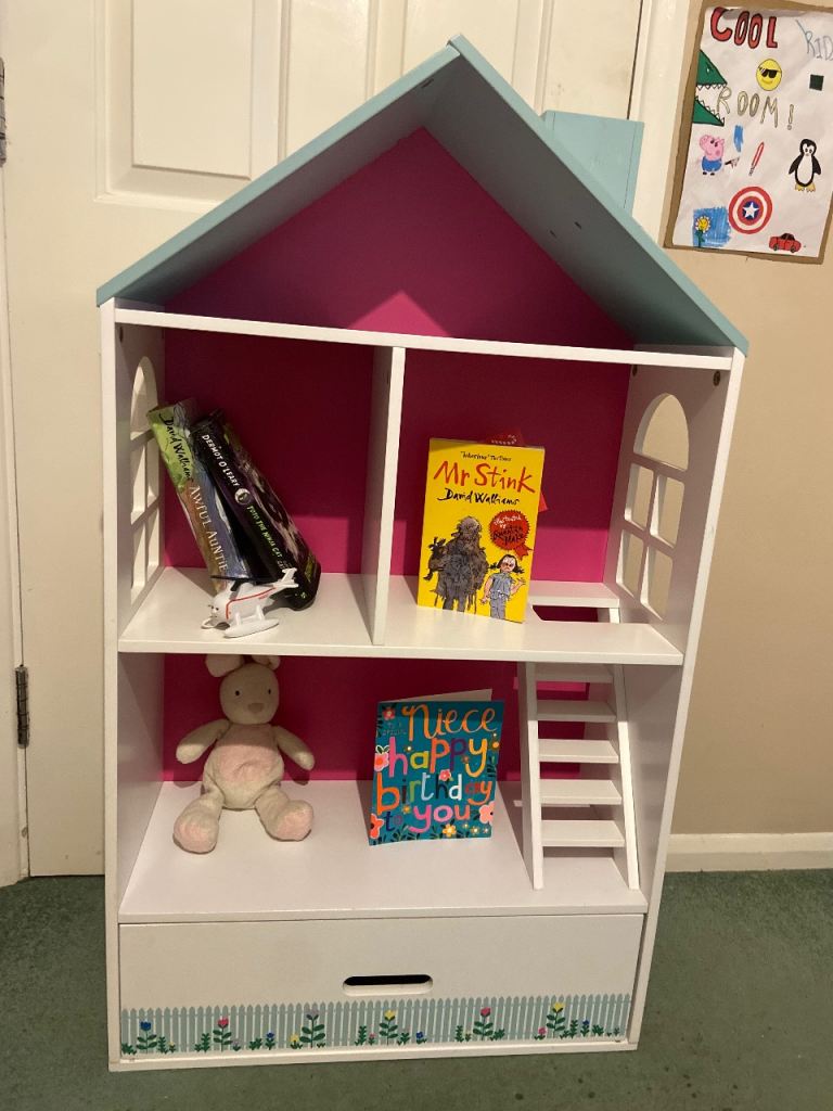 Doll house/ bookshelf