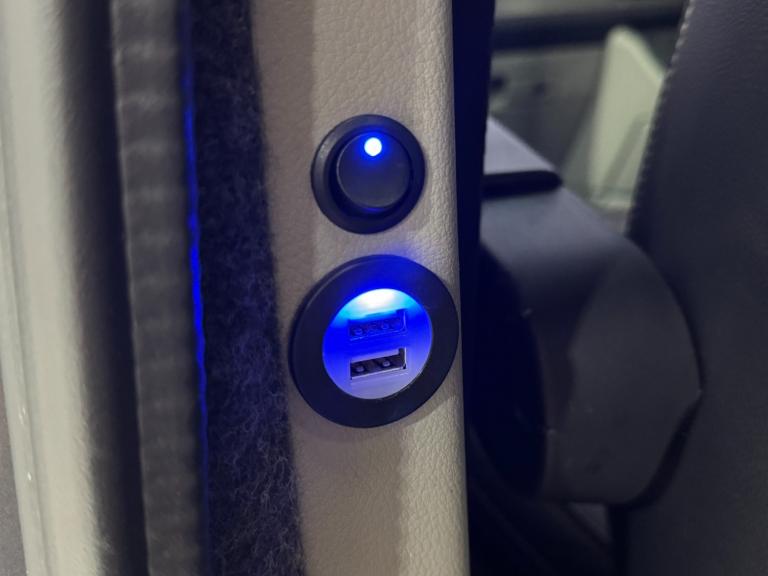 2017 Volkswagen Transporter 2.0 TDI BMT 204 Highline Kombi / Camper Van DSG Crew Van Diesel Autom...