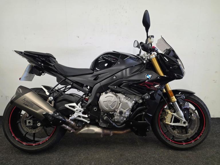 BMW S 1000 R SPORT ** RIDER MODES - QUICKSHIFTER - AKRAPOVIC EXHAUST **