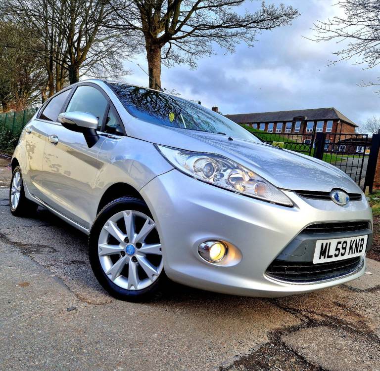 FORD FIESTA 1.4 ZETEC **93K MILES /FULL SERVICE HISTORY / PERECT FIRST CAR**