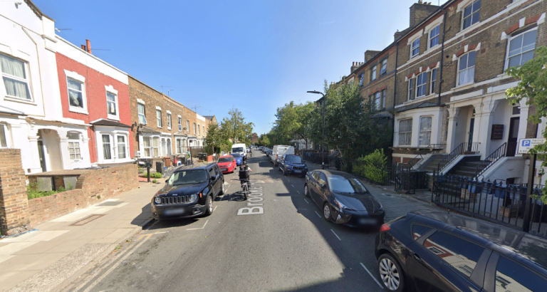 BENEFITS ACCEPTED - Studio Flat Available in Upper Clapton Hackney E5