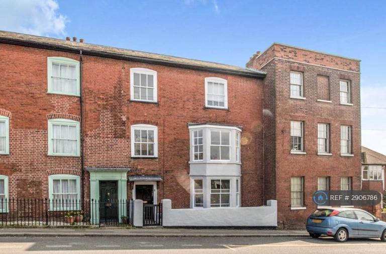 5 bedroom house in Frindsbury Road, Rochester, ME2 (5 bed) (#2906786)
