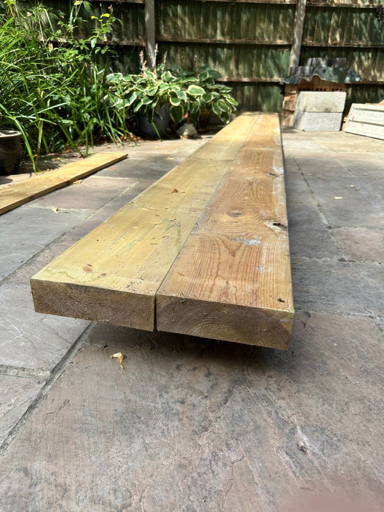 C24M timber 220mm x 70mm (9” x 3”) 2x4.8m 1x2.35m 1x 1.2m