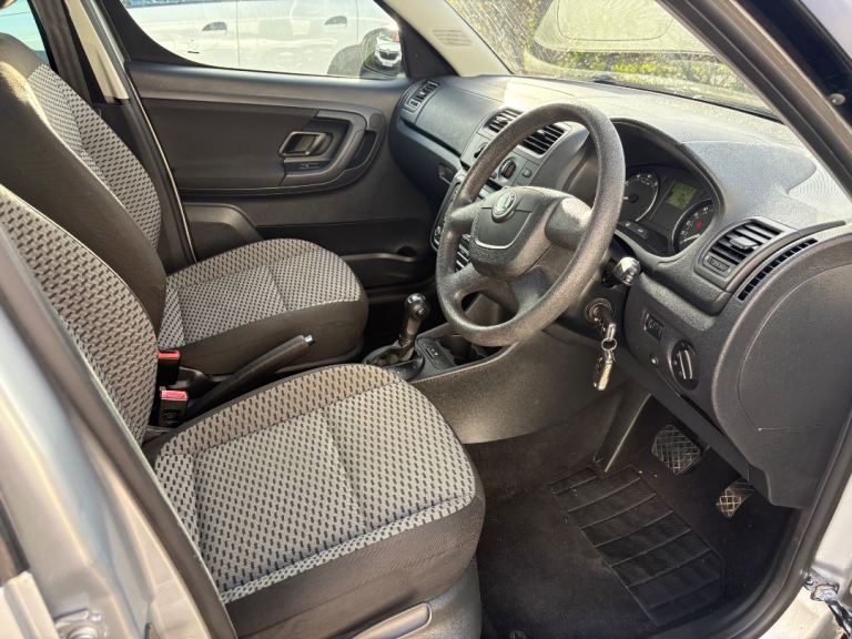 Skoda, ROOMSTER, MPV, 2010, Semi-Auto, 1197 (cc), 5 doors