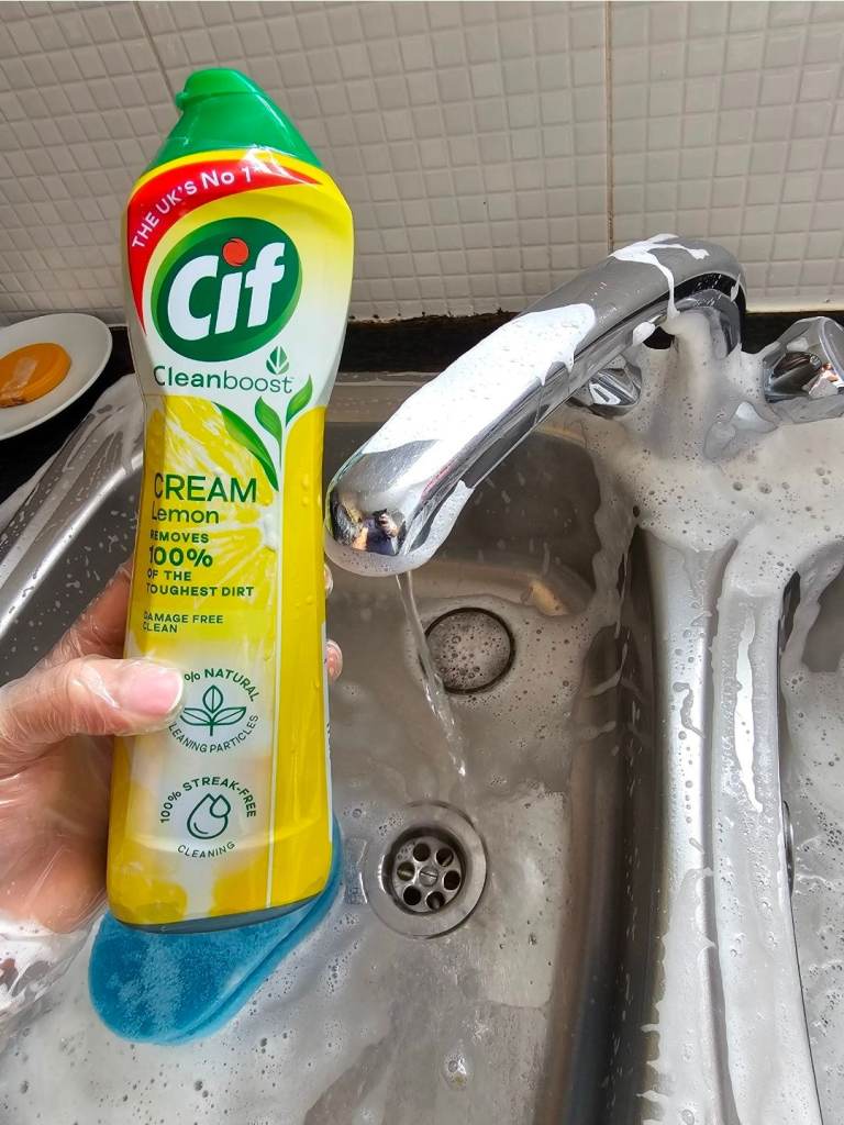Cleaner available in SW London and surrounding areas. 