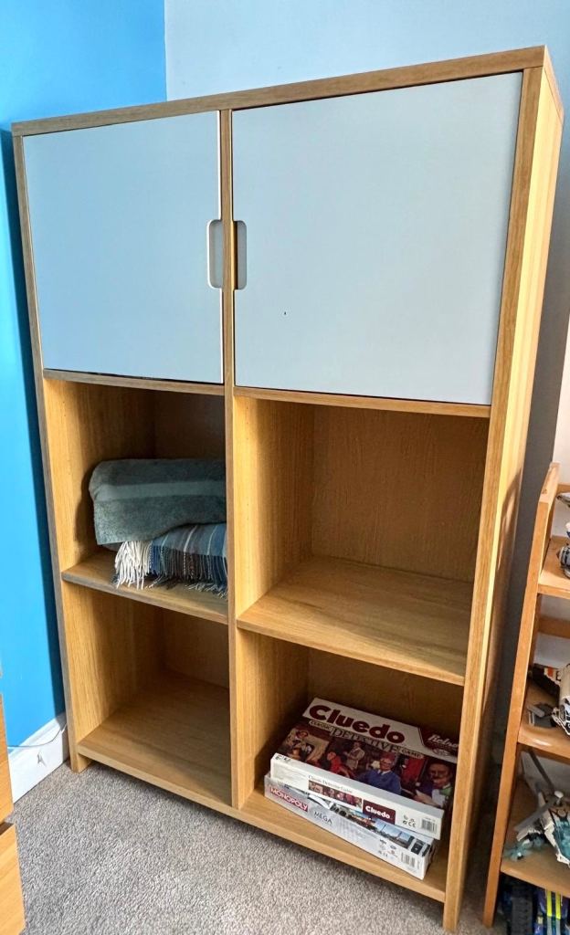 Fabulous, solid storage unit