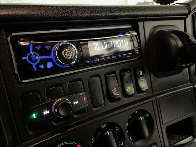 Scania G320 4x2 Sleeper Cab Curtainsider