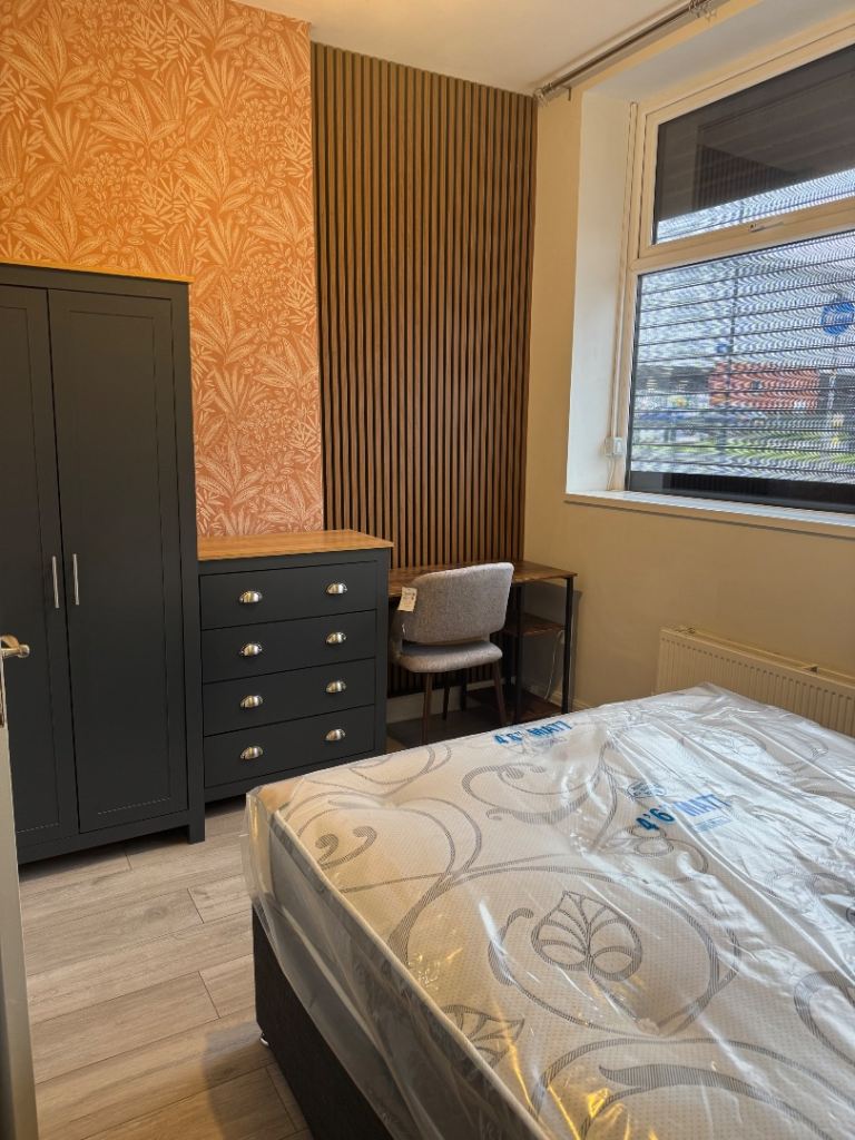 En suite double room