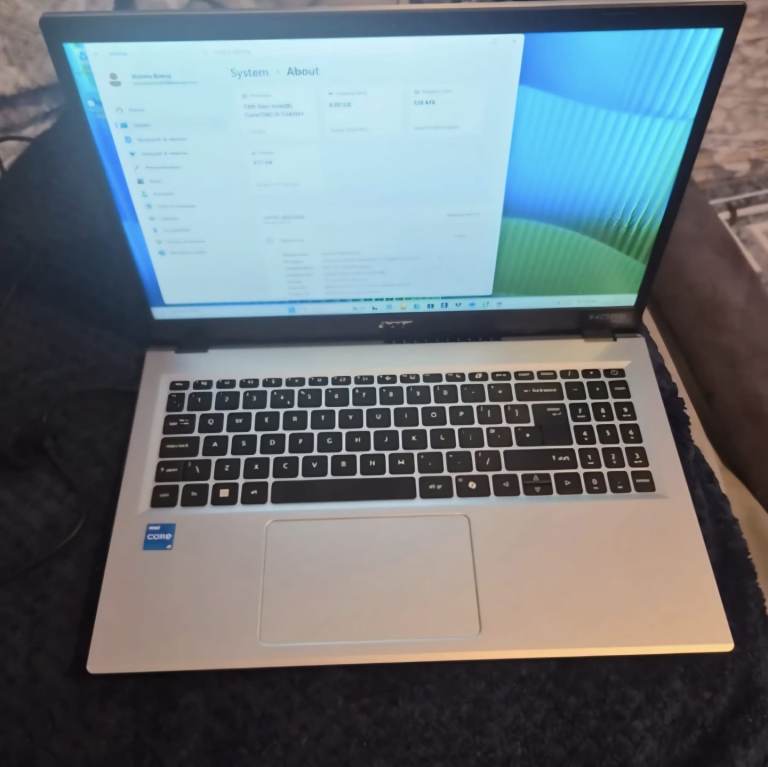 Acer Extensa 15 EX215-57-569Q Laptop – i5, 8GB RAM, 512GB SSD