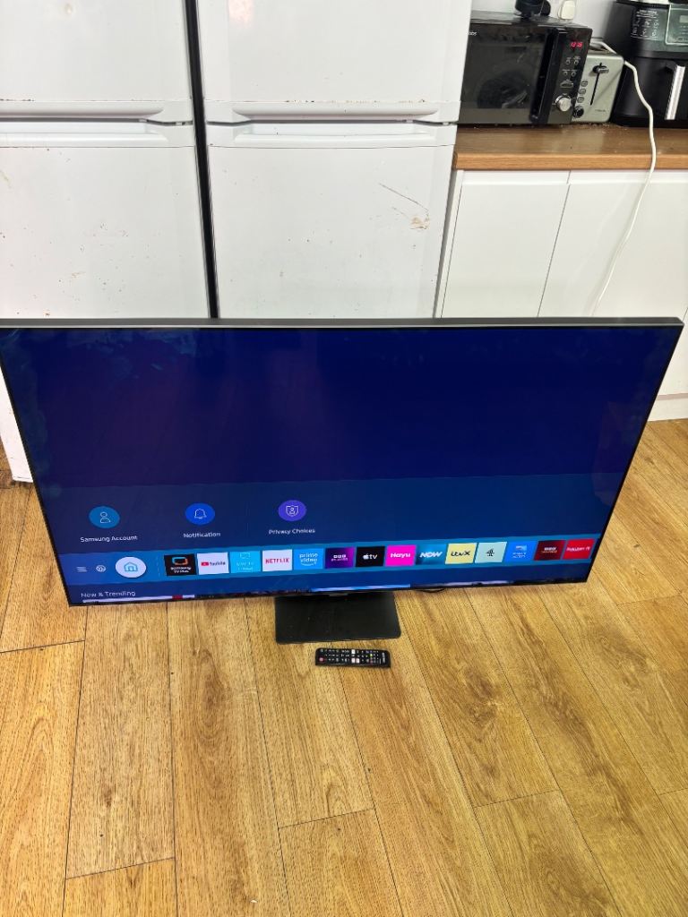 Samsung QLED 55 inch smart 4k tv