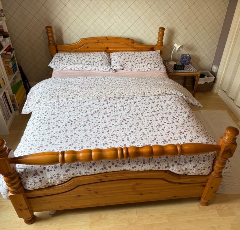 SOLID PINE DOUBLE BED FRAME AND SLATS ( no mattress ) 