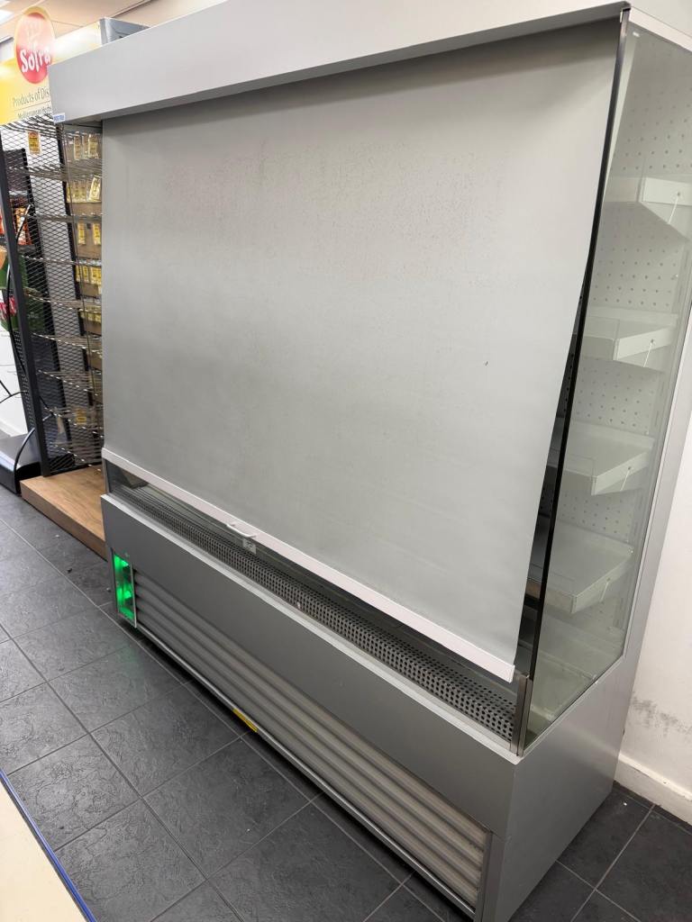 Commercial Display Fridge – Ideal for Retail and Hospitality Environments