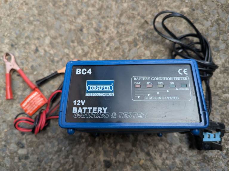 DRAPER 12 VOLT VAN, CAR BATTERY CHARGER + TESTER. BATTERY CONDITION TESTER IN FULL WORKING ORDER.