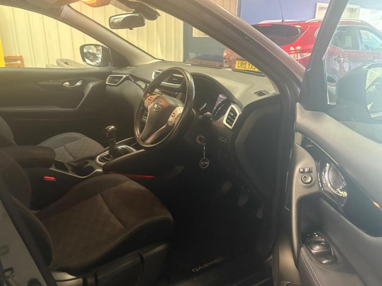 2014 Nissan Qashqai 1.2 DiG-T Acenta 5dr HATCHBACK PETROL Manual