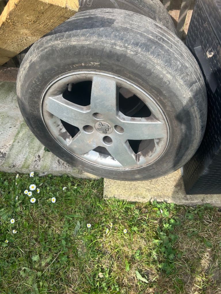 Peugeot /citroen berlingo alloys 
