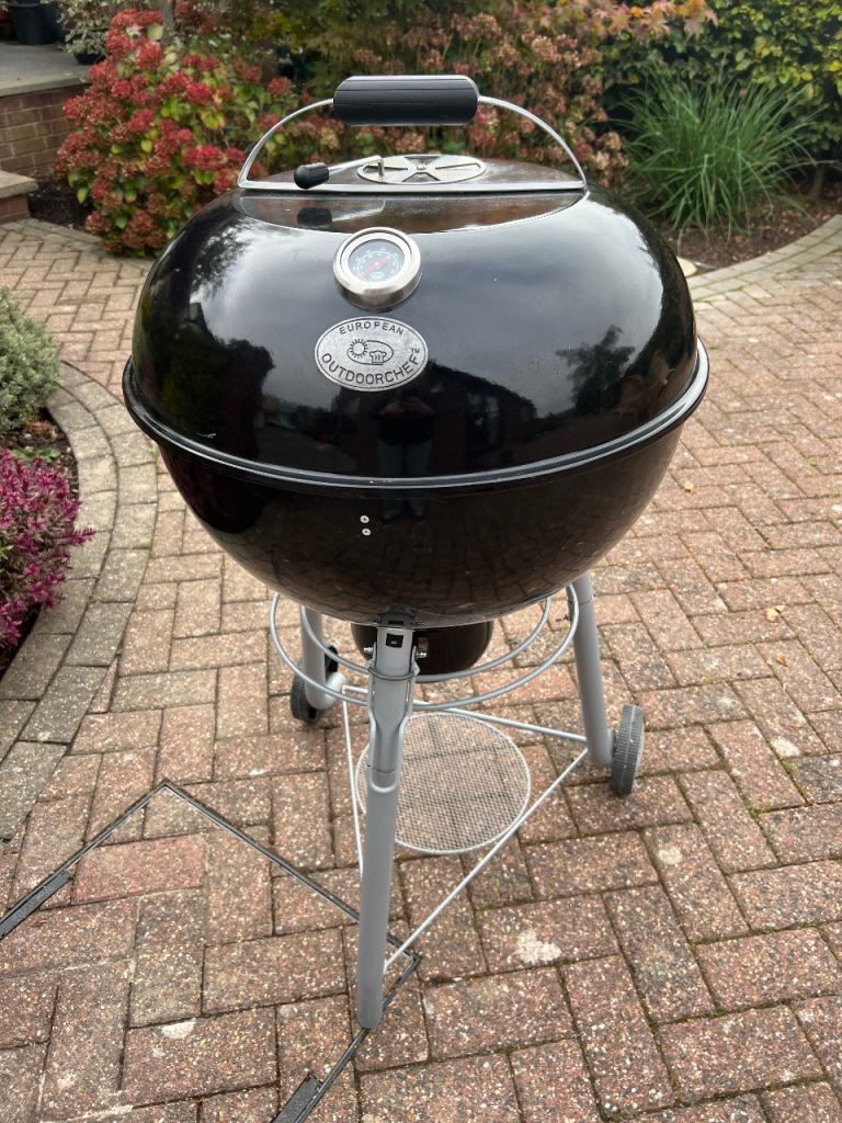 EUROPEAN OUTDOOR CHEF Kettle Oven & BBQ (charcoal) with Cover 57cm – Good Condition
