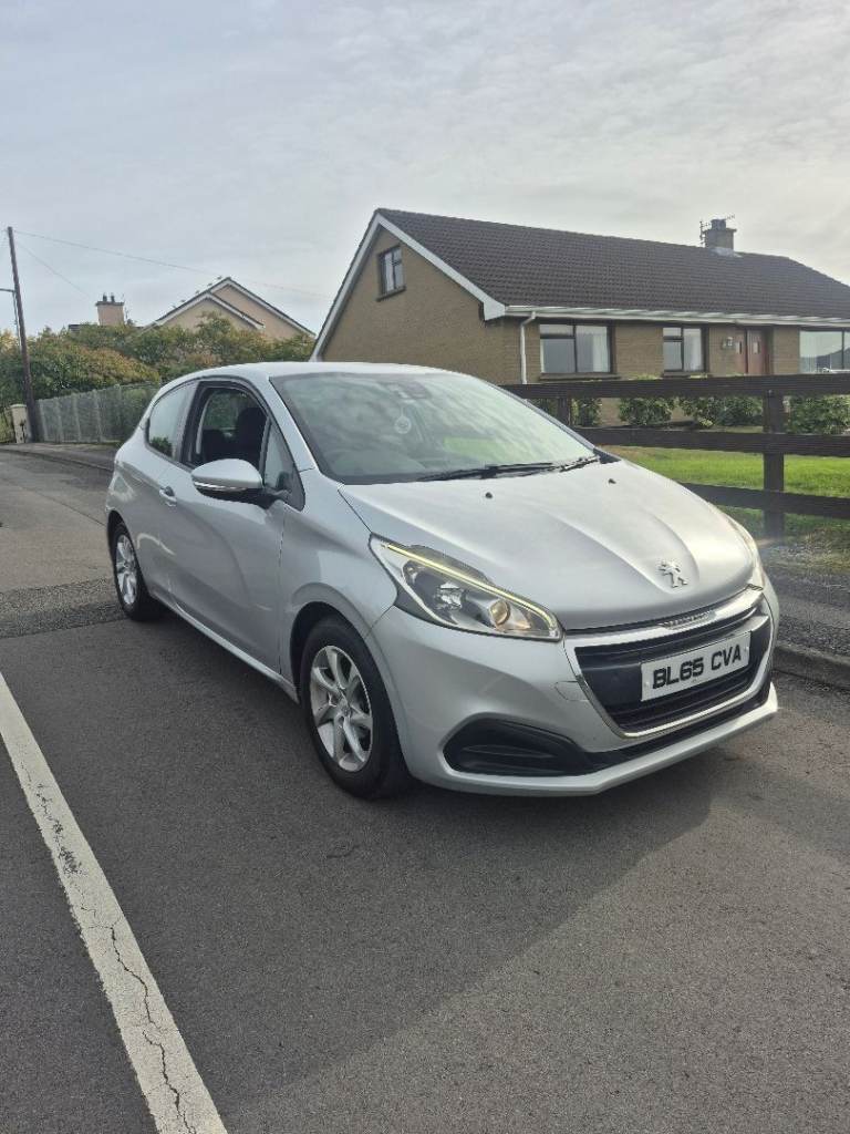 Peugeot, 208, Hatchback, 2015, Manual, 999 (cc), 3 doors