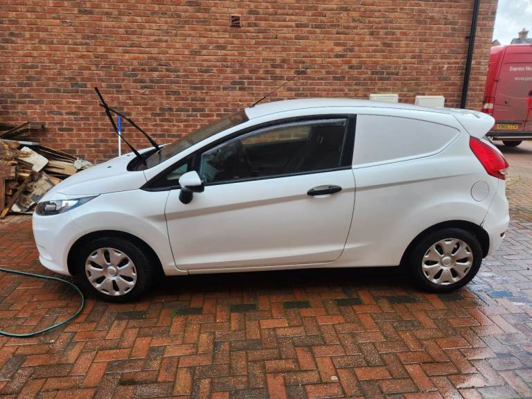 Ford, FIESTA, Car Derived Van, 2011, Manual, 1560 (cc)
