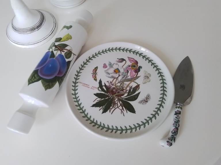 Rolling Pin Fine Bone China & Cake Plate with Matching Cake Slice By Portmeirion 
